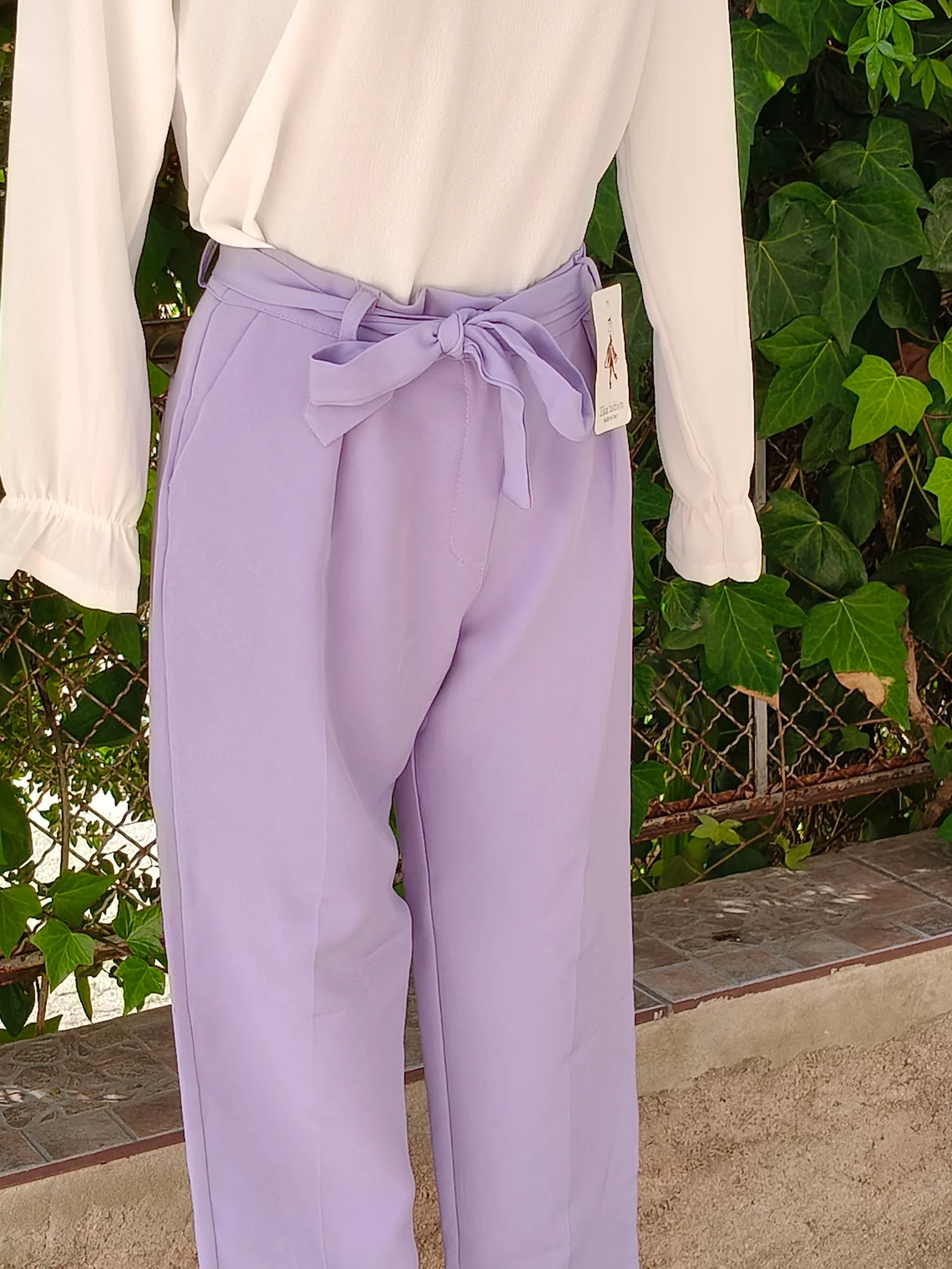 Pantalón de vestir morado lila con lazo – photo 3
